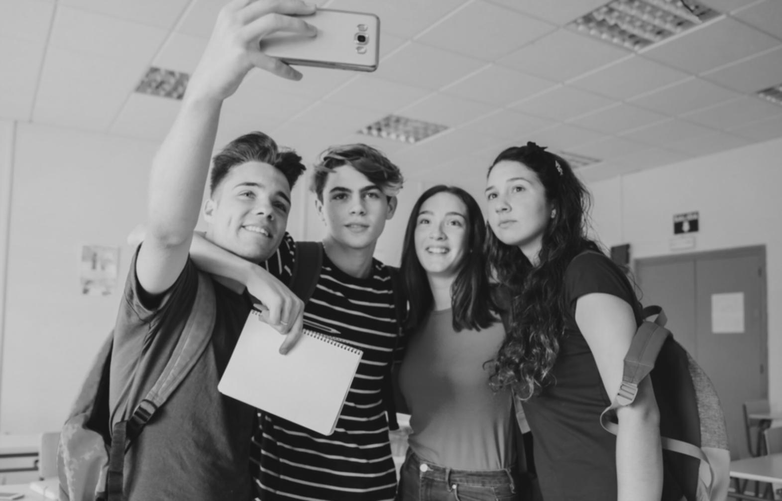 Session de formation en analyse financière avec tableaux de données